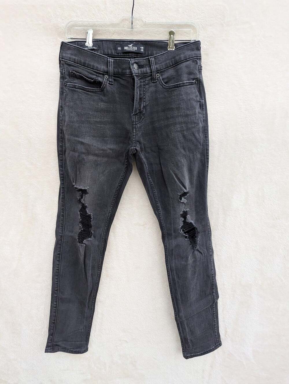 Hollister Skinny Jeans 29x32 Black Distressed